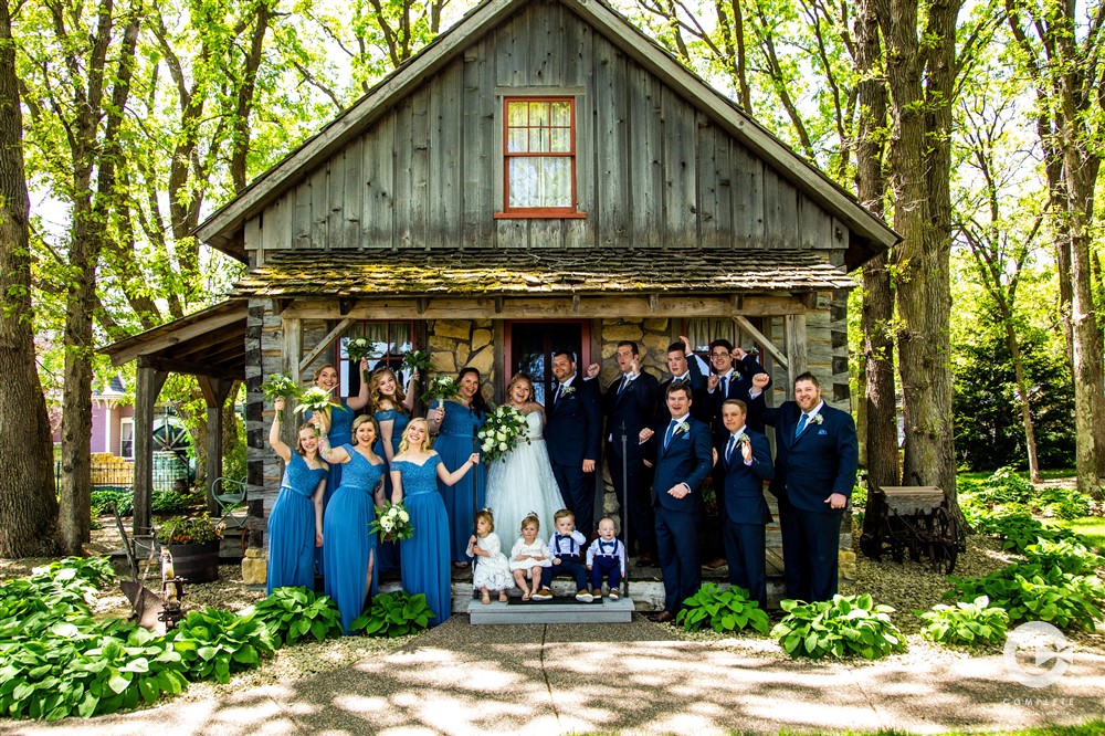 little log house love