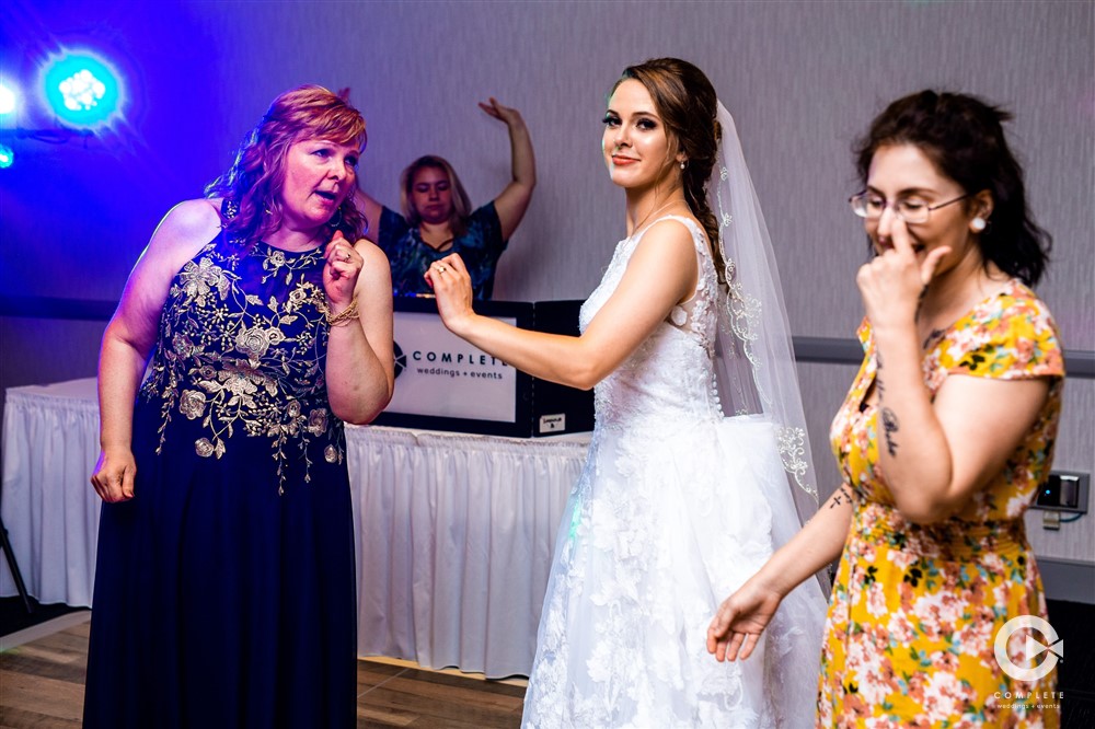 sassy bride with Complete DJ
